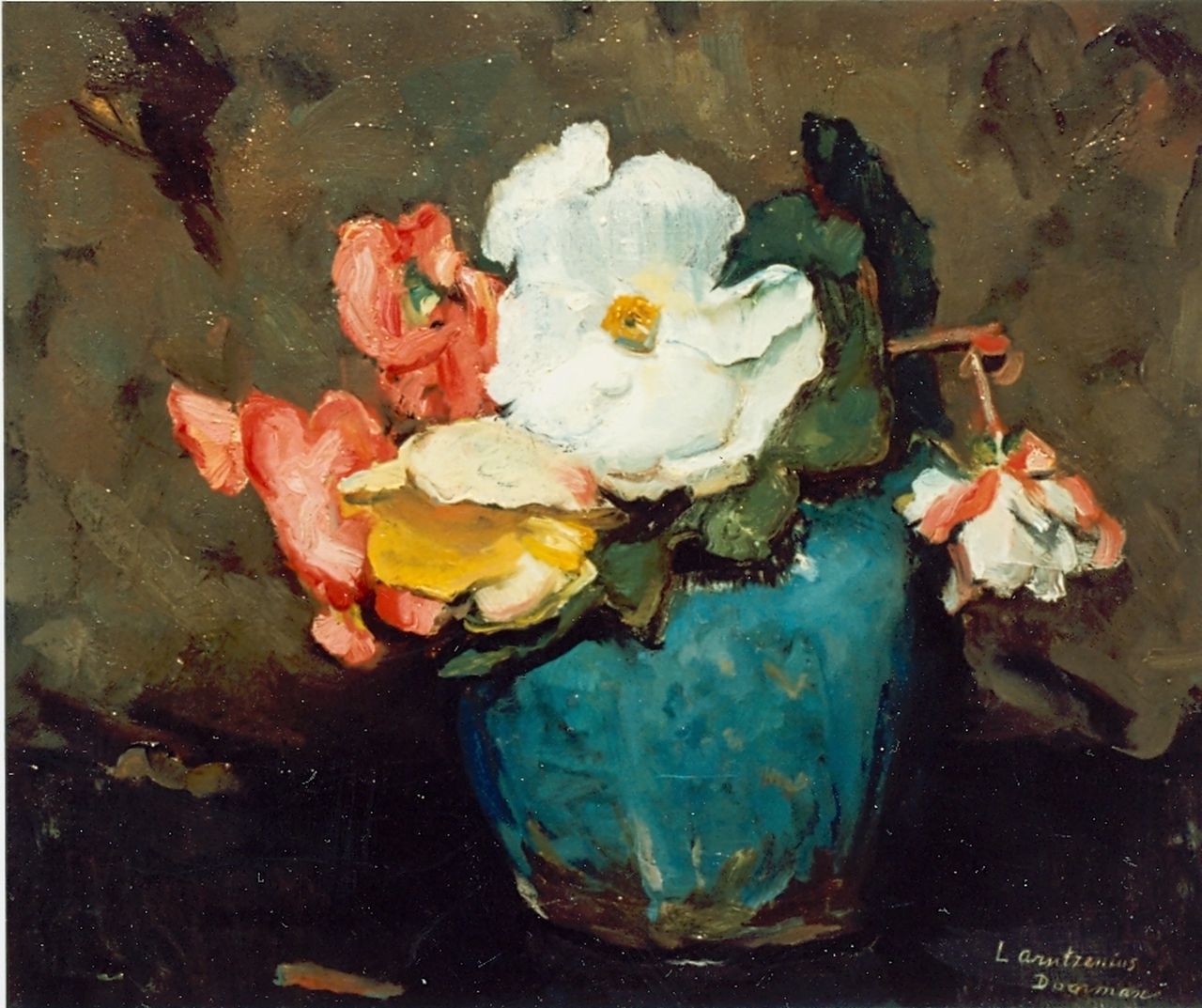 Arntzenius A.M.M.  | Alide Margaretha Maria 'Liekie' Arntzenius, Flowers in a ginger jar, oil on canvas 31.5 x 38.5 cm, signed l.r.