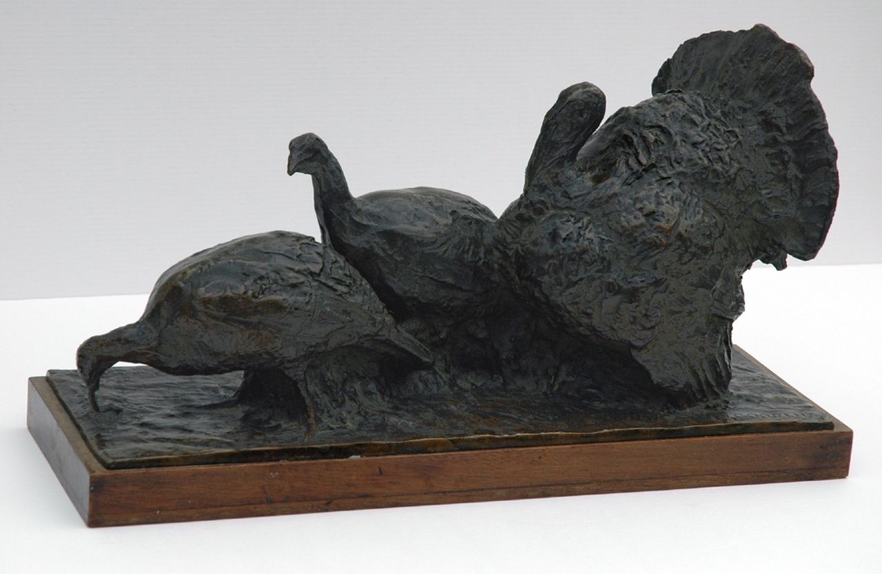 Goossens S.  | Simon Goossens, Turkey rooster with two hens, bronze 24.5 x 42.0 cm, signed signed on bronze base