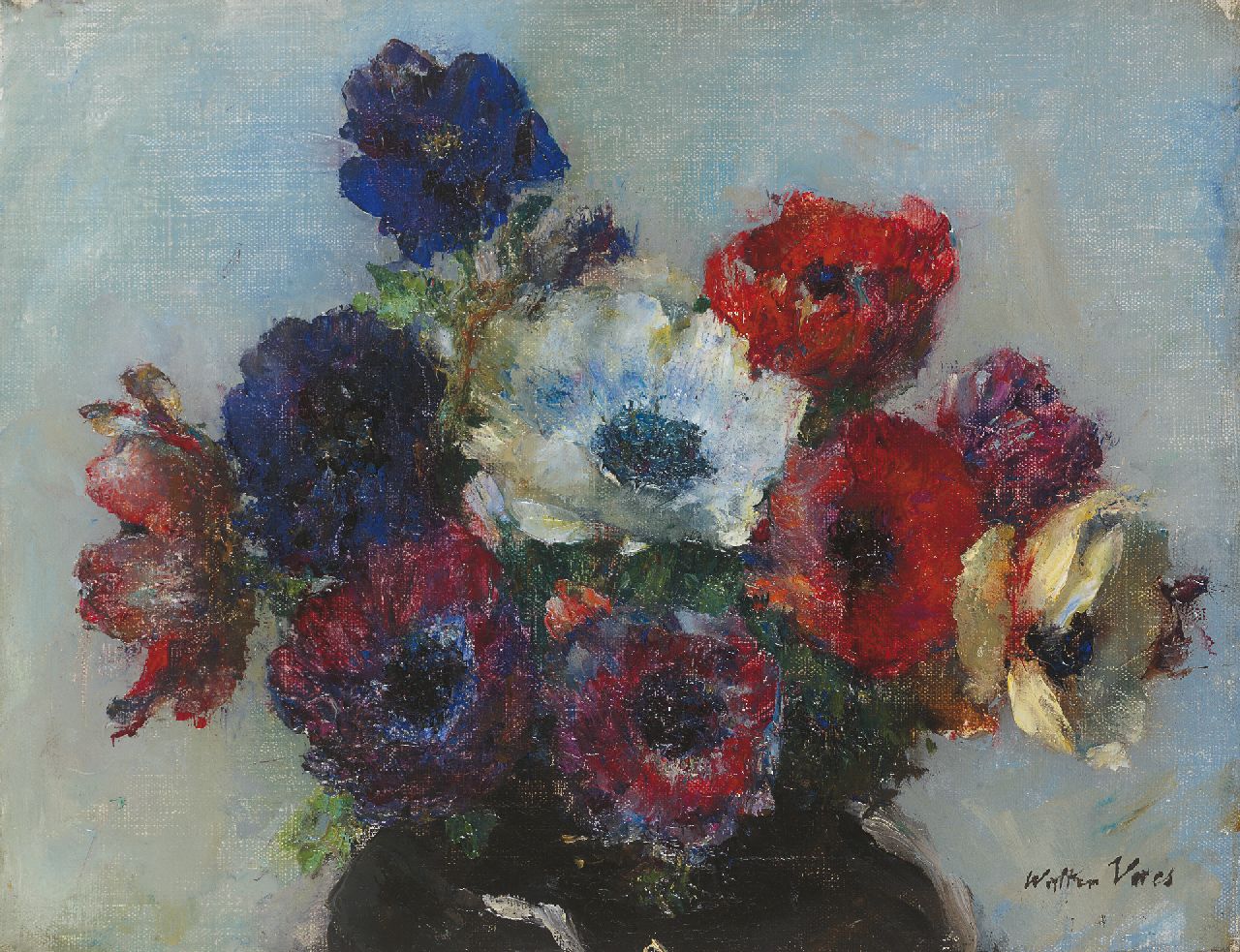 Vaes W.  | Walter Vaes, Still life of anemones, oil on canvas 21.1 x 27.2 cm, signed l.r.