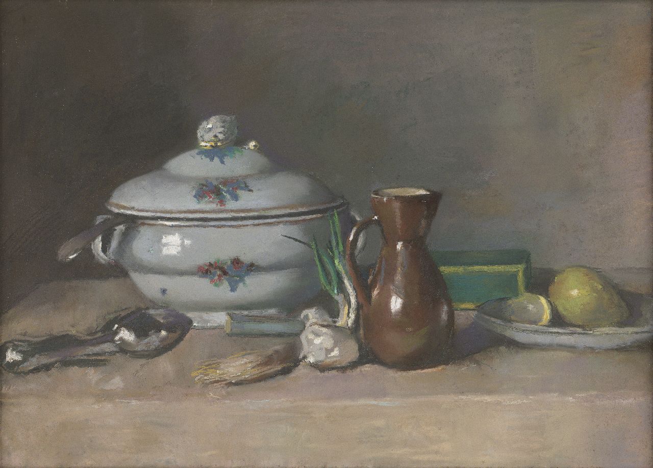 Ritsema J.J.  | Jacoba Johanna 'Coba' Ritsema, A kitchen still life with a tureen, a jug and onions, pastel on paper 76.1 x 75.6 cm