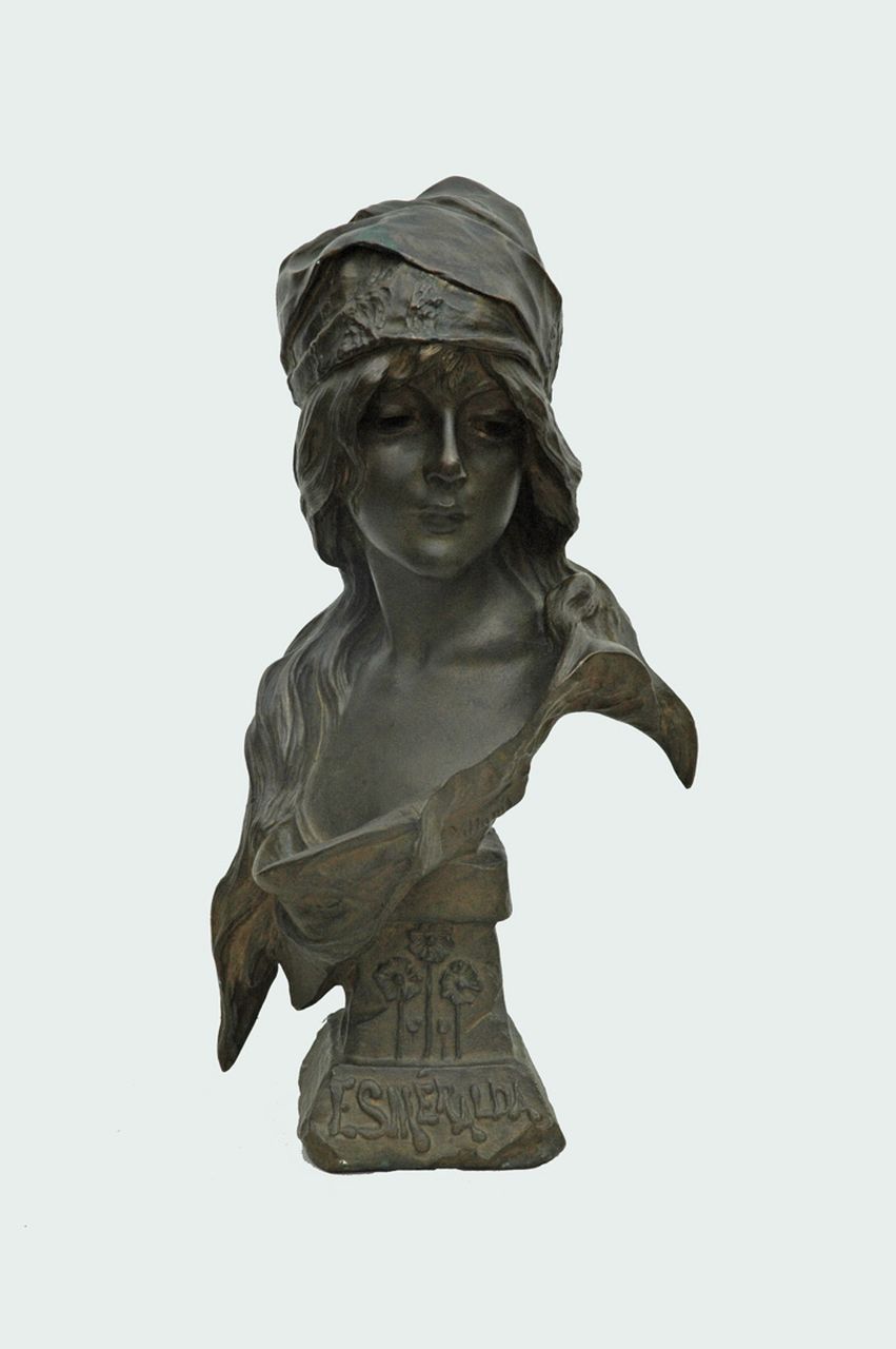 Villanis E.  | Emmanuel Villanis, Esméralda, young woman with a headscarf, bronze 40.0 x 20.0 cm, signed on the base and dated ca. 1900