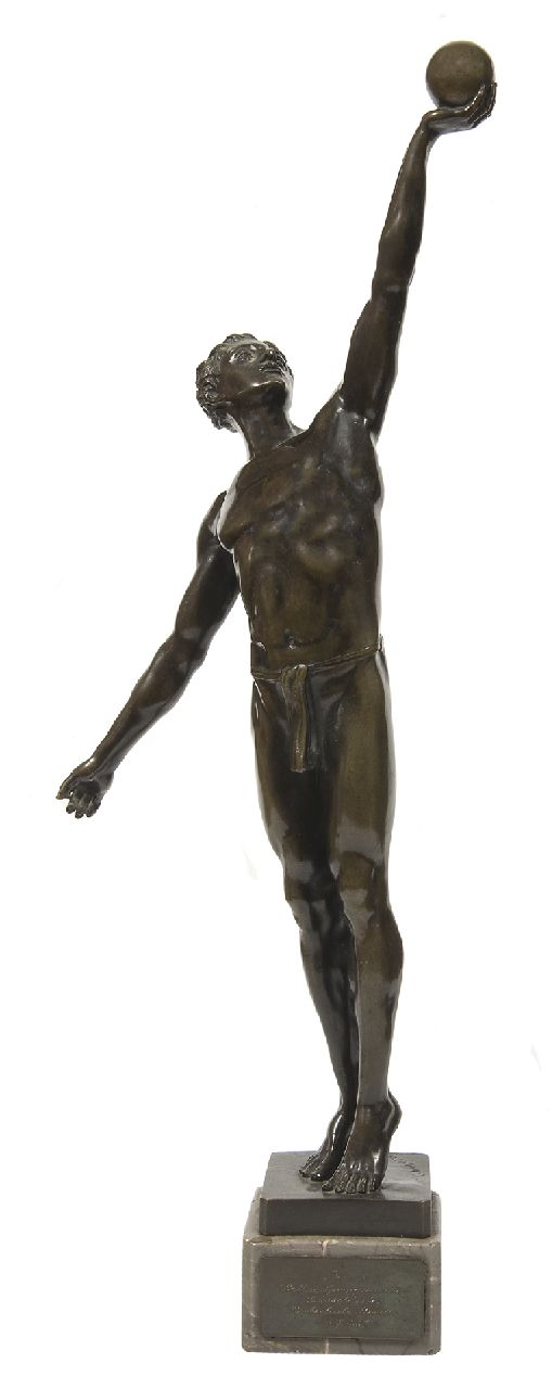 Hoffmann O.  | Otto Hoffmann, Shot putter, bronze 51.3 x 18.0 cm, signed on the base