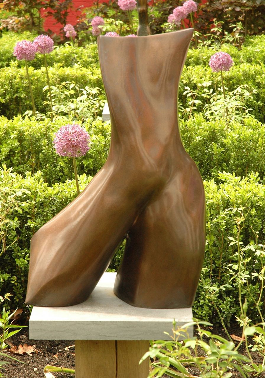LeRoy A.  | Antoinette LeRoy, Torso, bronze 67.8 x 45.0 cm, signed with initials along lower edge of left leg