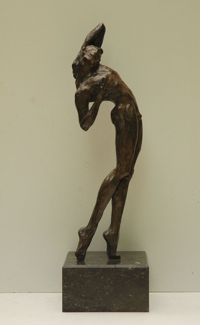 Meyer K.  | Kiki Meyer, Nijinsky, bronze 62.0 x 14.0 cm, signed on heel right foot
