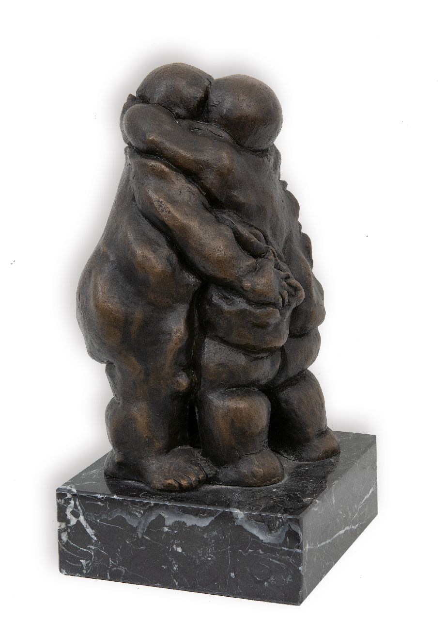 Mayo R.  | Rafael Mayo | Sculptures and objects offered for sale | Embrace, bronze 27.3 x 12.8 cm, signed on left heel of biggest figure