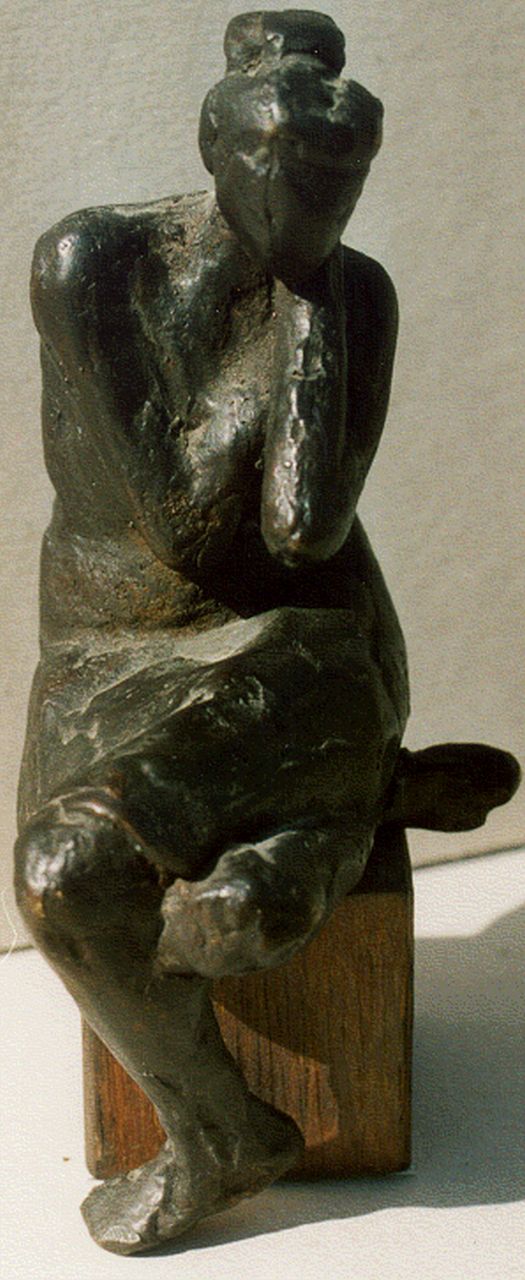 Onbekend   | Onbekend, Zittende vrouw, bronze 15.0 cm