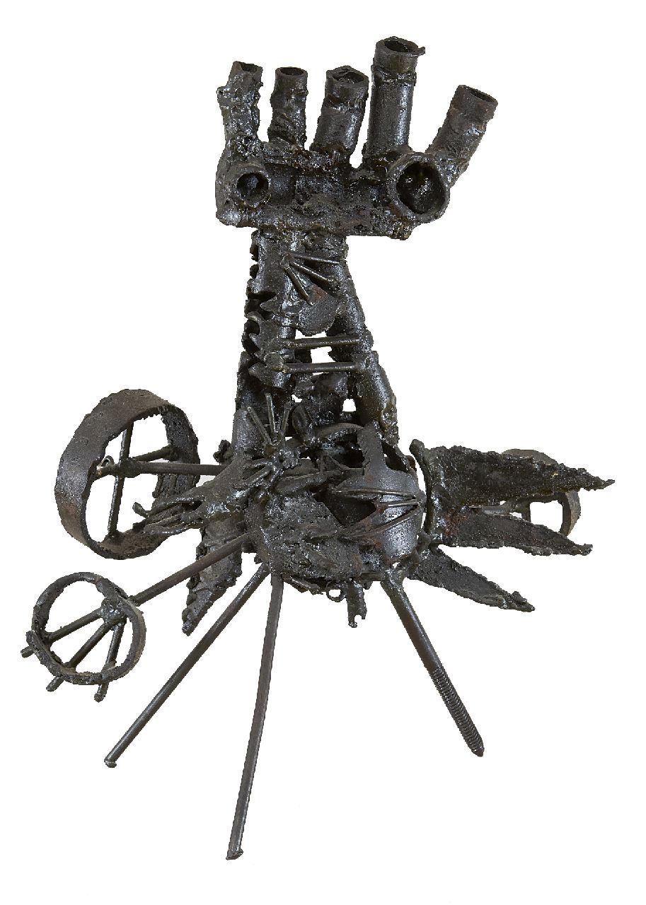 Igaël Tumarkin | Untitled, iron, 39.6 x 31.0 cm, signed on the back and made in the 1950's