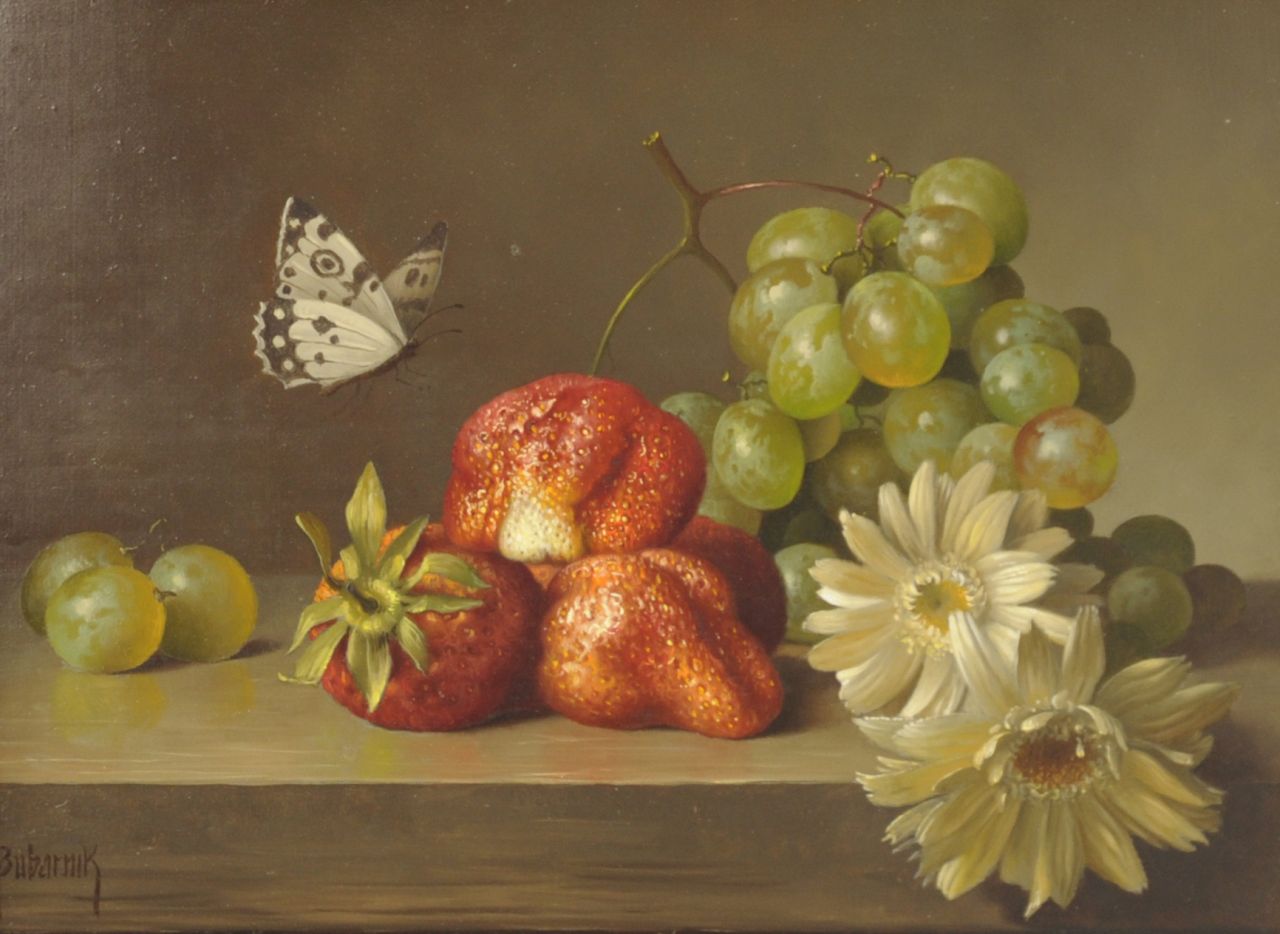 Bubarnik G.  | Gyula Bubarnik, Still life with strawberries, grapes and a butterfly, oil on copper 18.0 x 23.3 cm, signed l.l.