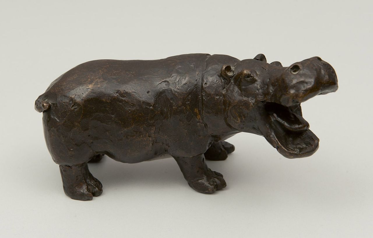 Arentz K.E.H.  | 'Kurt' Emil Hugo Arentz, Laughing hippo, bronze 10.2 x 17.8 cm, signed with initials and stamp on belly