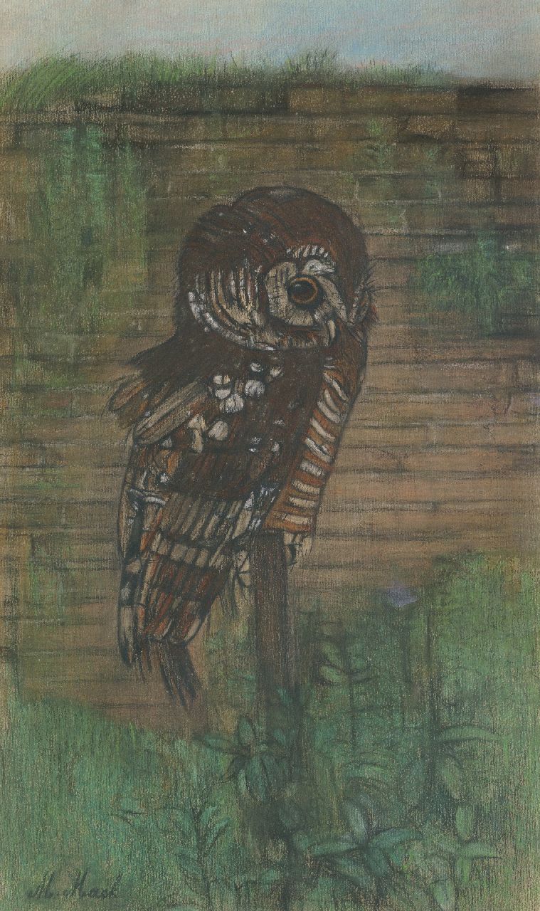 Mack M.  | Margaretha Mack | Watercolours and drawings offered for sale | Owl on pole, pastel on paper laid down on cardboard 49.5 x 30.1 cm, signed l.l.