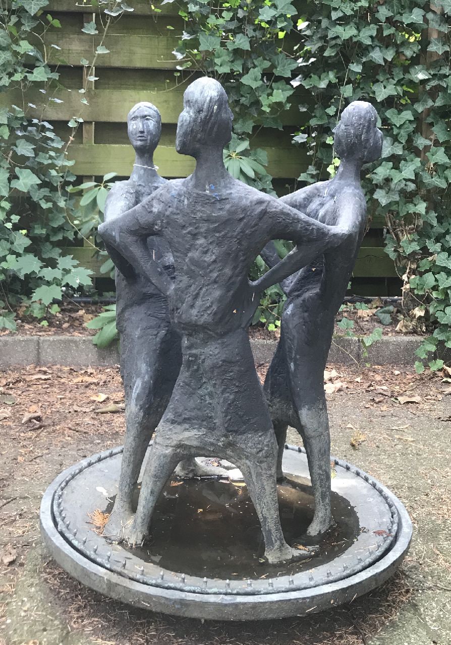 Onbekend 20e eeuw  | Onbekend | Sculptures and objects offered for sale | Three women, bronze 80.0 x 62.0 cm