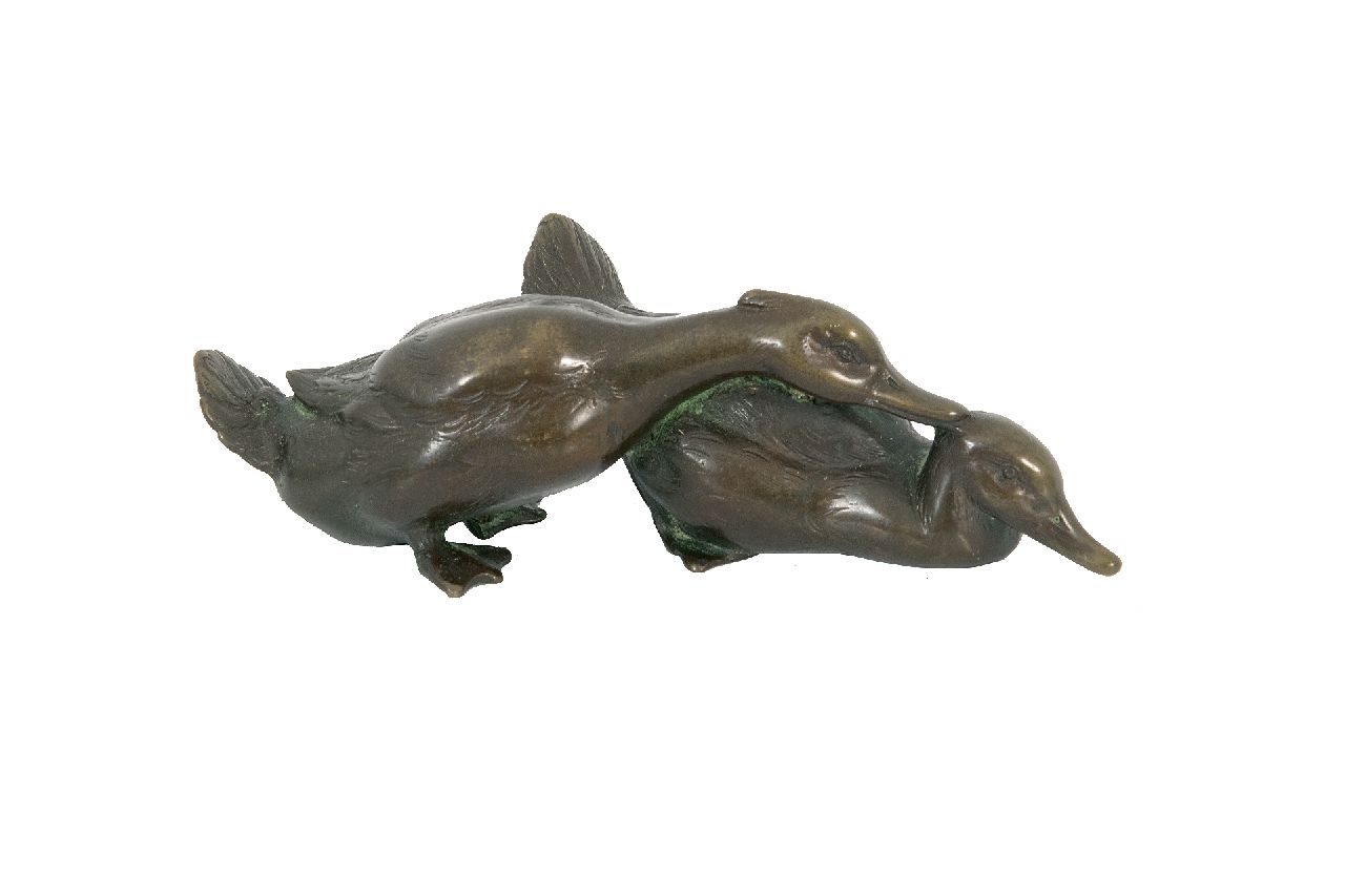 Heynen-Dumont K.  | Karl Heynen-Dumont | Sculptures and objects offered for sale | Two ducks, bronze 4.0 x 13.5 cm, signed on the front duck's belly