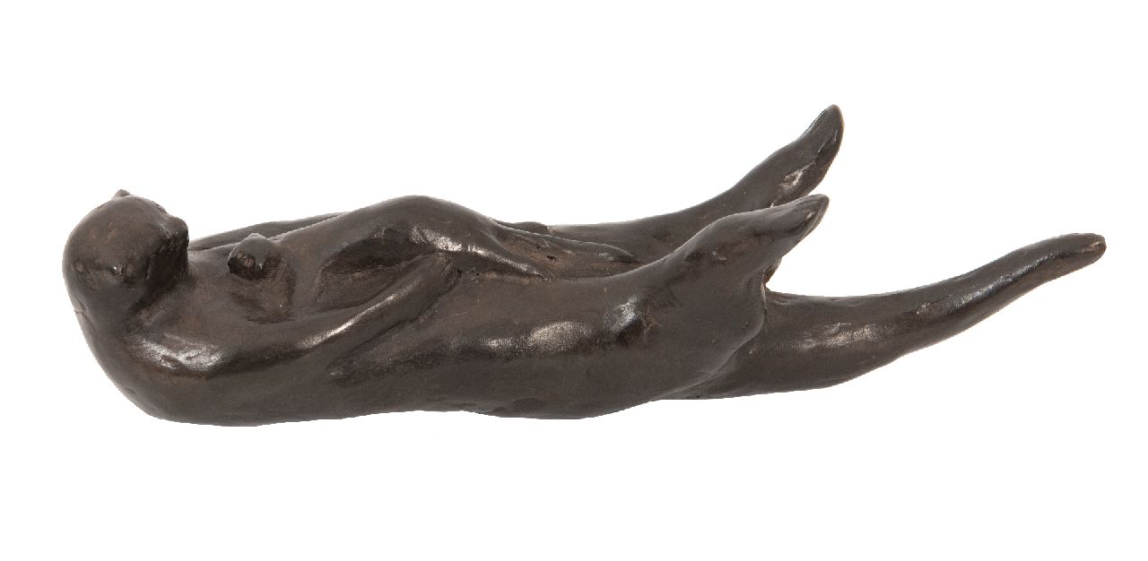 Hemert E. van | Evert van Hemert | Sculptures and objects offered for sale | Otter with cub, bronze 8.0 x 26.5 cm, signed under the tail with monogram