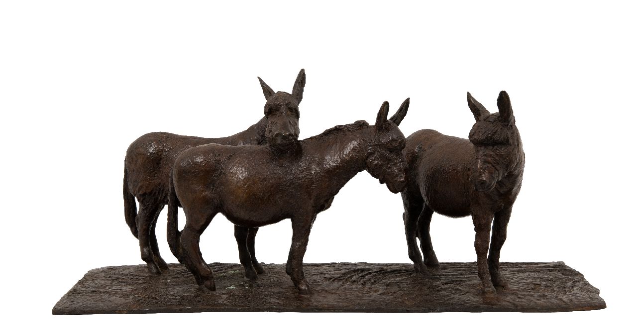 Bos L.  | Loek Bos, Three donkeys, bronze 17.0 x 42.0 cm, signed on the bottom and dated 2012