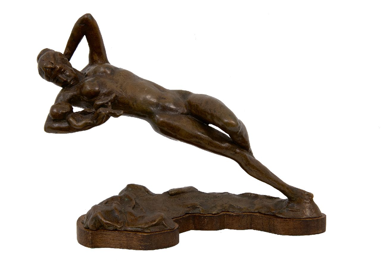 Verkade K.  | Korstiaan 'Kees' Verkade | Sculptures and objects offered for sale | A gift for life, bronze 26.5 x 30.0 cm, signed on the base and dated 2010