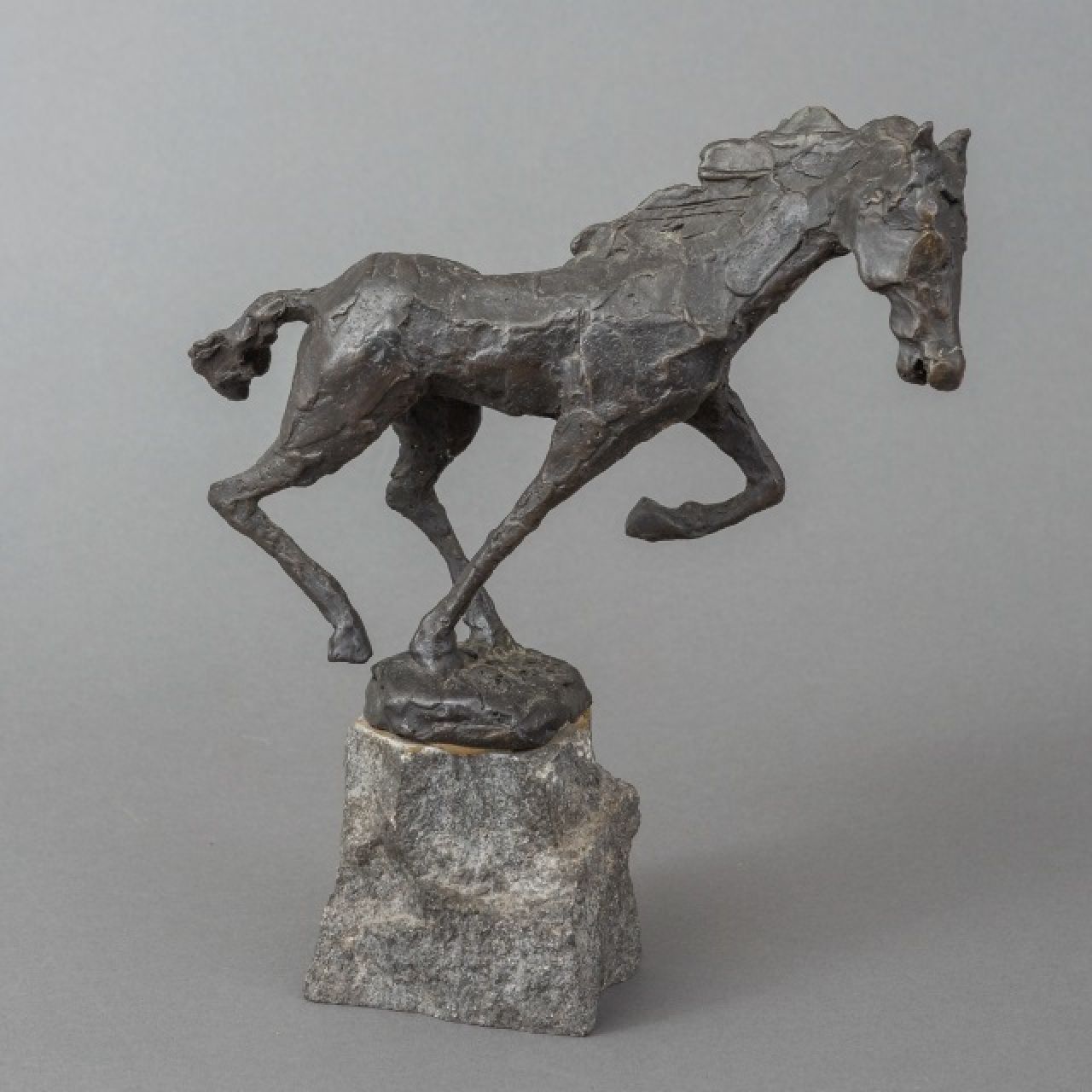 Bakker W.F.  | Willem Frederik 'Jits' Bakker | Sculptures and objects offered for sale | Horse, bronze 23.0 x 22.0 cm