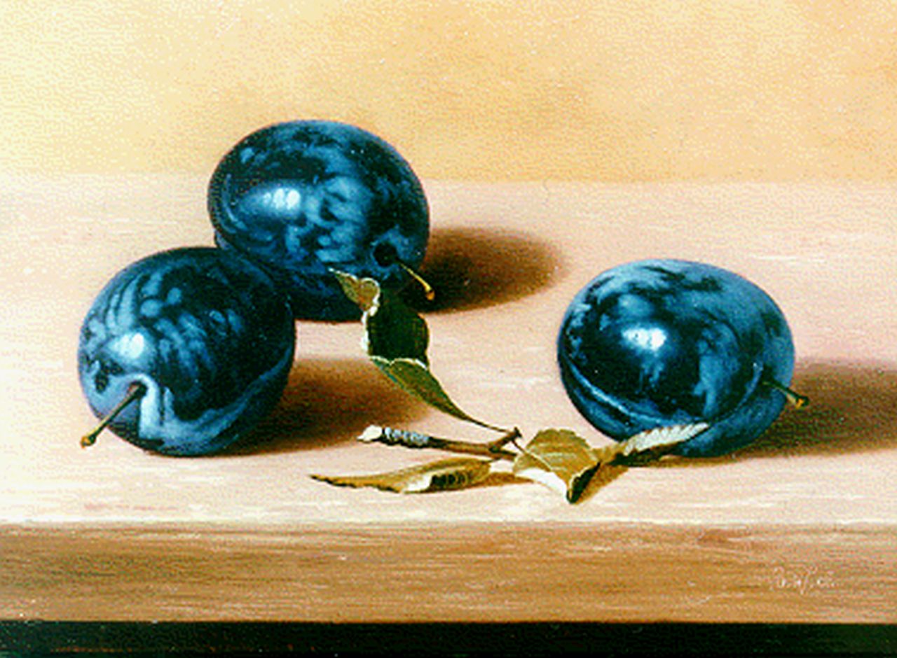 Wanyi B.  | Balasz Wanyi, A still life with prunes, oil on panel 13.0 x 18.0 cm, signed l.r. with initials