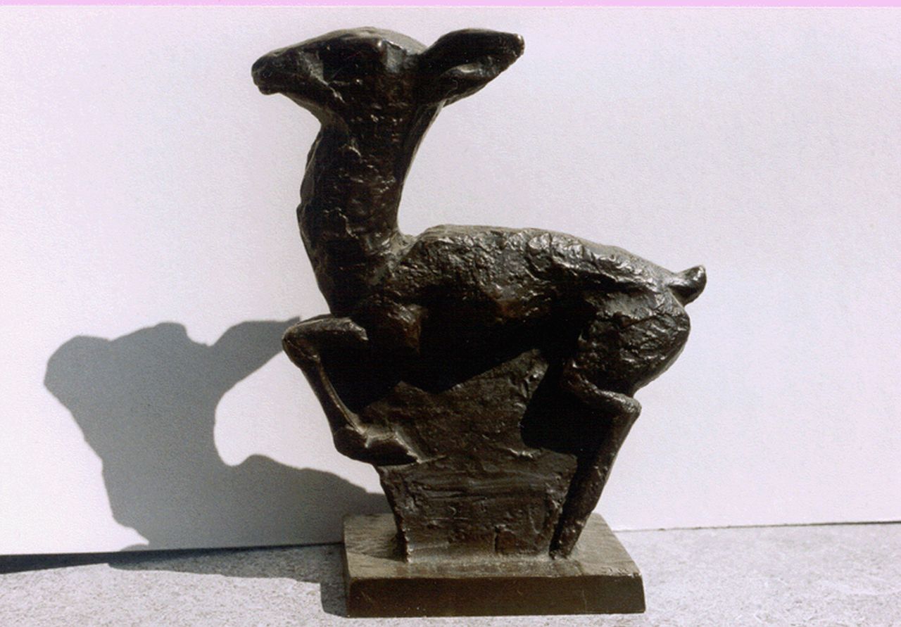 John Rädecker | Hertje, bronze, 19.0 cm, gesigneerd met mon. op basis