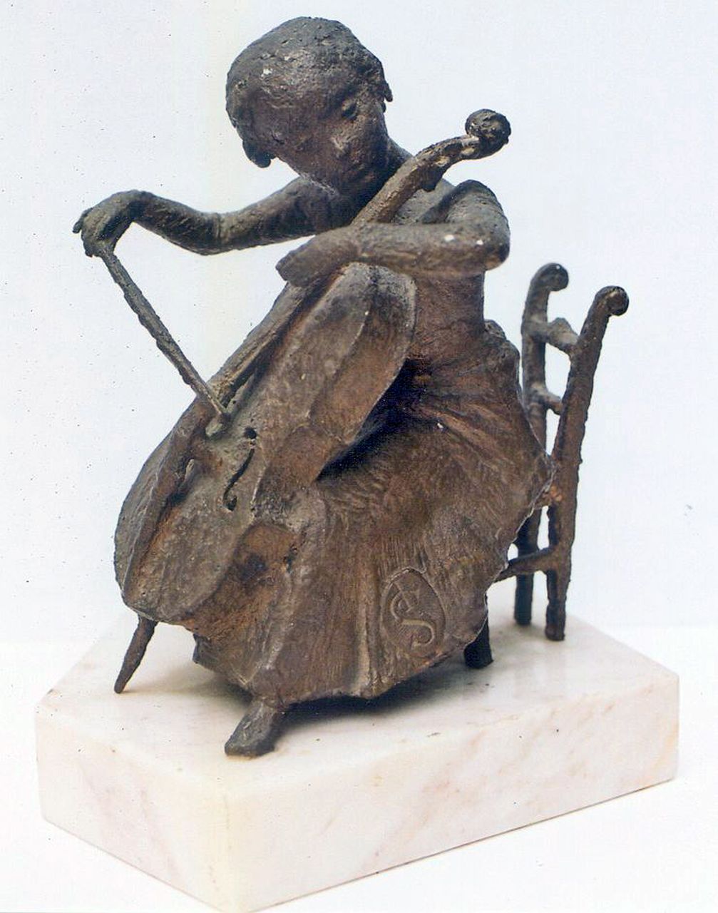 Starreveld P.  | Pieter Starreveld, Celliste, bronze 21.0 cm, gesigneerd met monogram