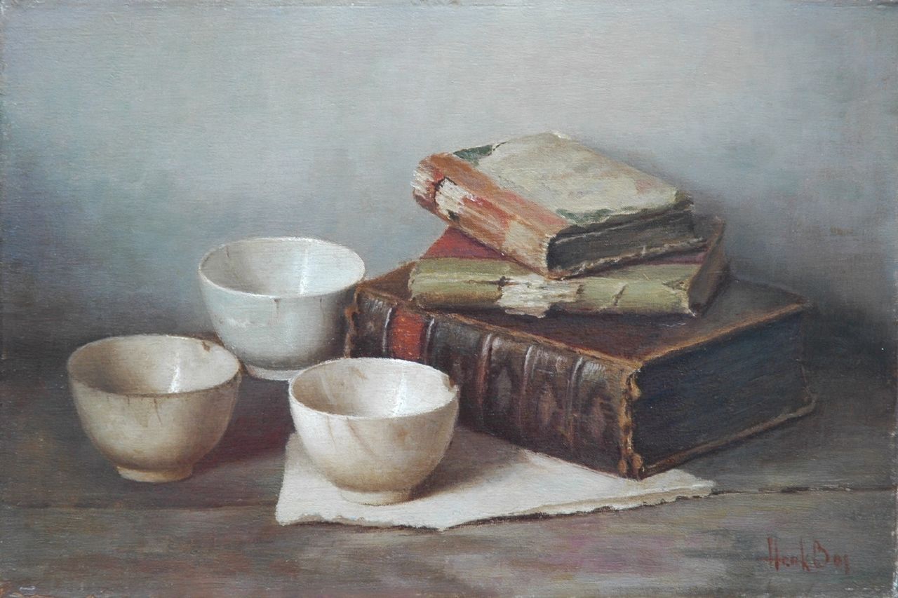 Bos H.  | Hendrik 'Henk' Bos, A still life with books and bowls, oil on canvas 30.5 x 44.9 cm, signed l.r.