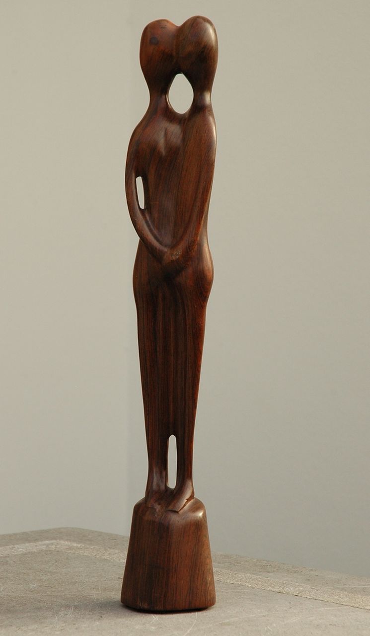 Leewens W.J.  | Willibrordus Joseph 'Will' Leewens, Two figures, wood 47.8 cm, gesigneerd onderop basis
