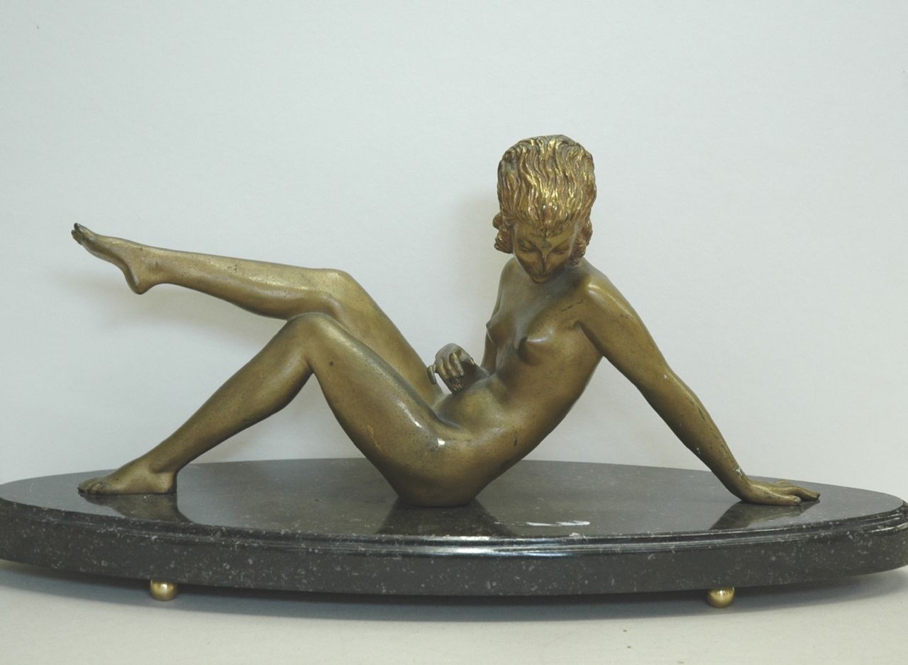 Franse school, Art Deco   | Franse school, Art Deco, Bewondering (vrouwelijk naakt), bronze 22.2 x 45.5 cm