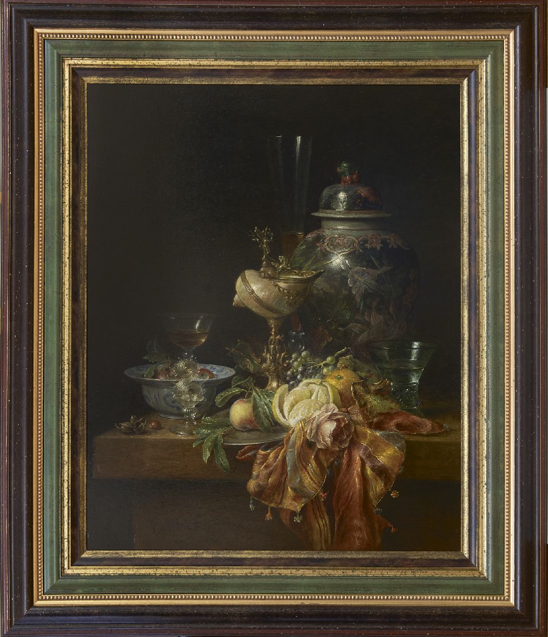 Mair C. le | Cornelis le Mair, Still life with a turbo shell cup and Chinese vase, oil on panel 100.0 x 80.0 cm