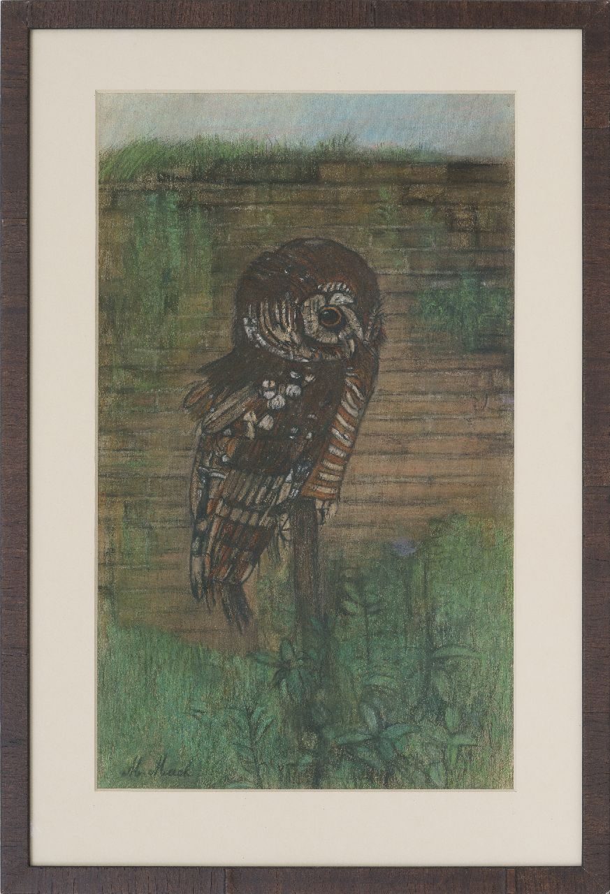 Mack M.  | Margaretha Mack | Watercolours and drawings offered for sale | Owl on pole, pastel on paper laid down on cardboard 49.5 x 30.1 cm, signed l.l.