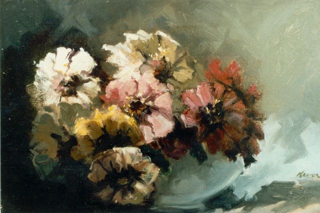 Kever J.S.H.  | Vase with flowers, oil on canvas 24.2 x 35.5 cm, signed l.r.