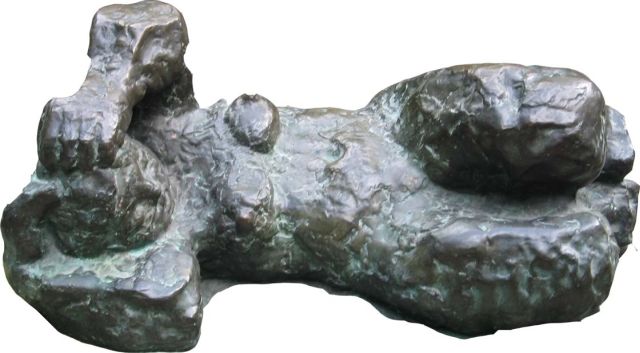 Onbekend Hollandse School  | Reclining nude, bronze 46.0 x 96.0 cm, signed with initials ['H.K.'?] on the base