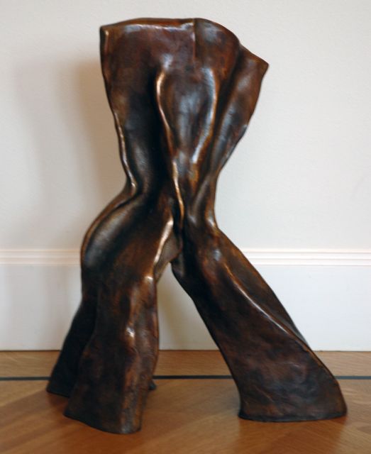 LeRoy A.  | Venus II, bronze 42.3 x 32.0 cm, signed on lower backside