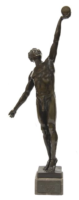 Hoffmann O.  | Shot putter, bronze 51.3 x 18.0 cm, signed on the base