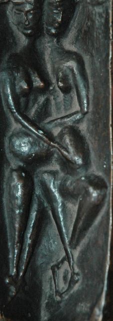 Kogan M.  | Twee vrouwelijke naakten hoek relief, bronze 15.0 x 5.5 cm