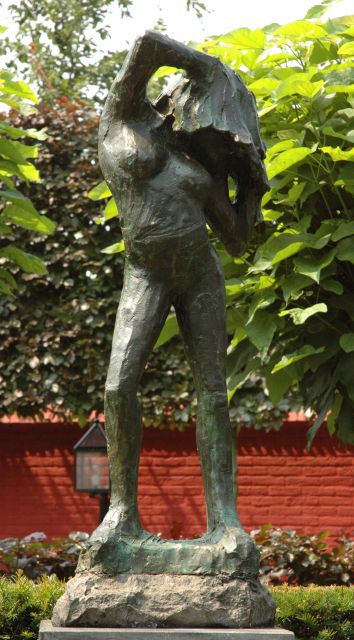 Jits Bakker | Marion, bronze, 99.4 x 73.0 cm, signed on the base