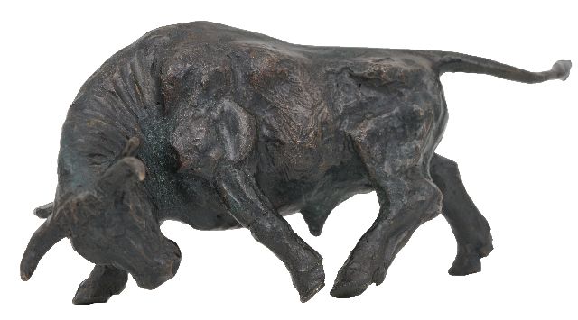 Franz Josef Lipensky | Bull, patinated bronze, 7.5 x 17.0 cm, signed with monogram on belly