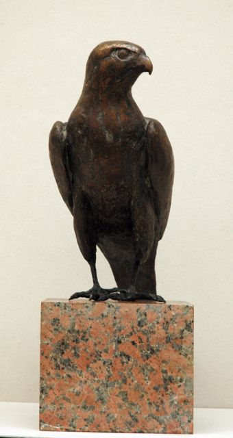 Arentz K.E.H.  | Falcon, bronze 54.5 x 32.0 cm, signed on tail