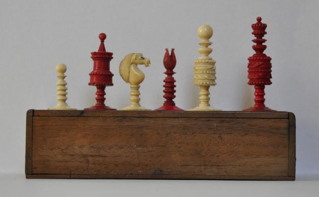 Schaakset | Chess set, England, ivory, 8.5 x 4.5 cm, executed mid 19th century