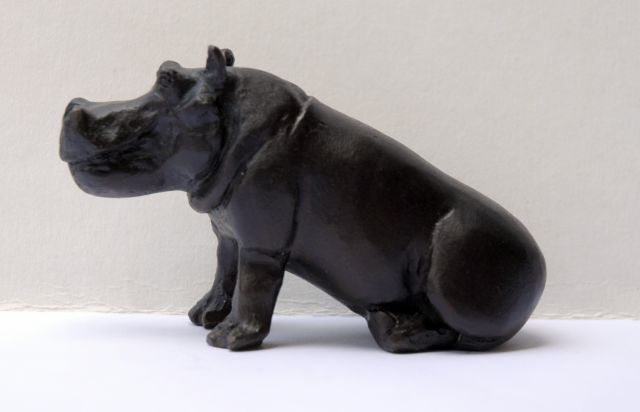 Harriët Glen | Hippo, bronze, 10.3 x 8.0 cm, signed on the right side
