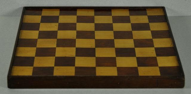 Schaakbord | A walnut and mahogany games board, Germany, mahogany and walnutwood, 37.0 x 37.0 cm, circa 1850