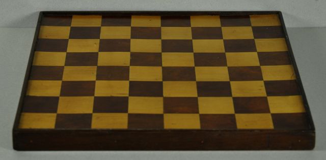 Schaakbord | A walnut and mahogany games board, Germany, mahogany and walnutwood, 37.0 x 37.0 cm, circa 1850