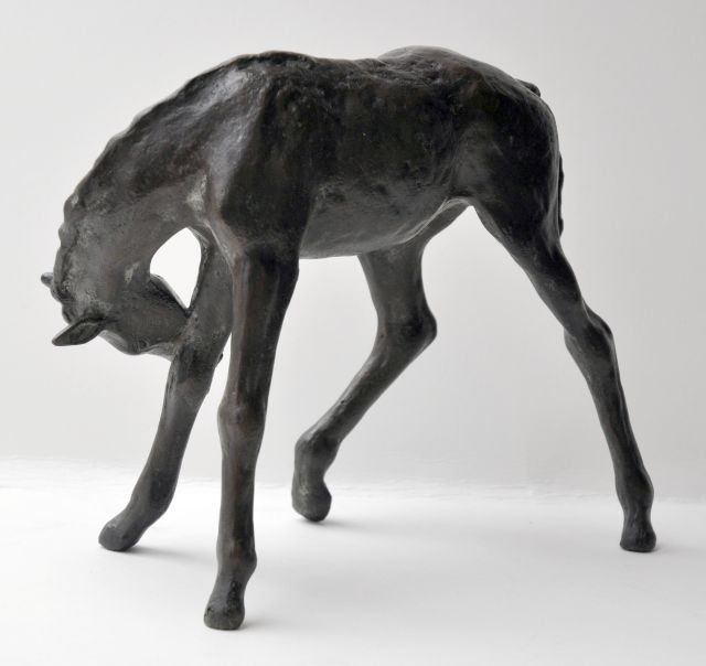 Stralendorff-Eilers F. von | A foal, bronze 21.7 x 25.0 cm, signed with initials (on front)