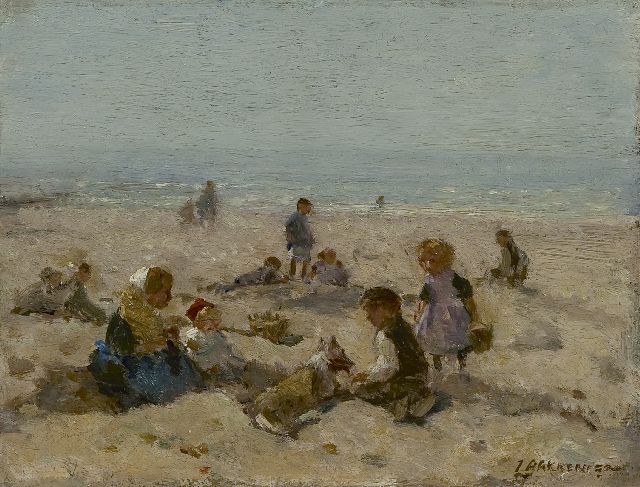 Akkeringa J.E.H.  | Children on the Scheveningen beach, oil on panel 15.4 x 20.3 cm, signed l.r.