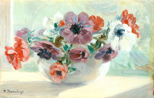 Pijnenburg R.M.  | Anemones in a glass vase, oil on panel 21.8 x 33.7 cm, signed l.l.