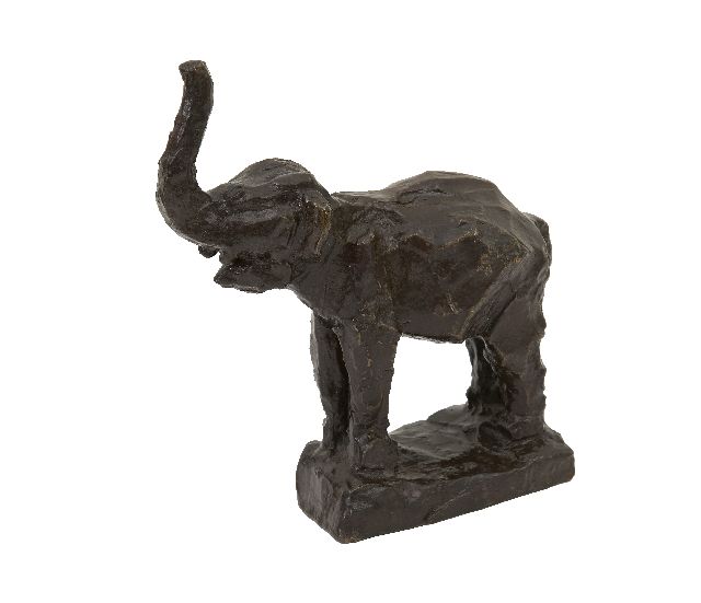 Lambertus Zijl | A baby elephant, patinated bronze, 14.5 x 12.5 cm, signed with initials on the base and executed in 1916