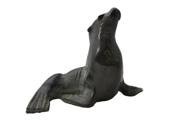 Hetty Heyster | sea lion, bronze, 12.0 x 20.0 cm, signed with monogram on theedge