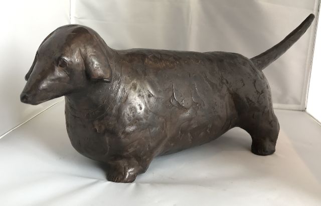 Hemert E. van | q, patinated bronze 14.0 x 41.5 cm, signed with monogram on the belly and executed in 2011