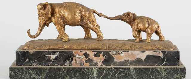 Guido Cacciapuoti | Elephant with her young, gilded bronze and marble, 13.0 x 40.0 cm, signed on the base