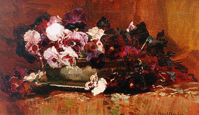 Frans Oerder | A still life with purple violets, oil on canvas, 30.0 x 50.5 cm, signed l.r.