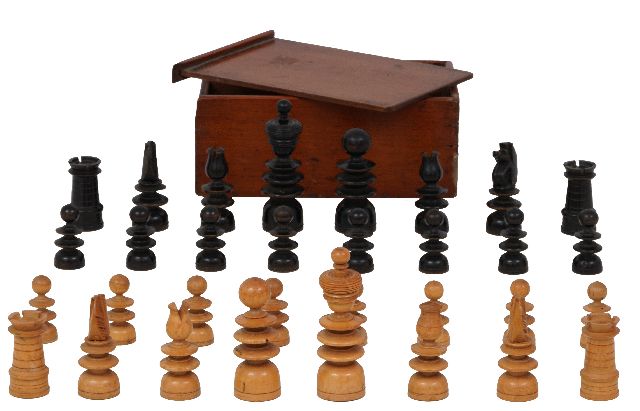 Schaakset, opbergdoos | English St George pattern boxwood and ebonized playing set in mahogany box, palm wood, 8.3 x 3.8 cm, executed ca. 1830