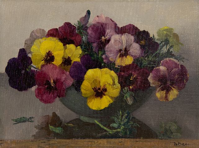 Daniël Been | Colored violets in a bowl, oil on canvas, 29.9 x 40.1 cm, signed l.r.